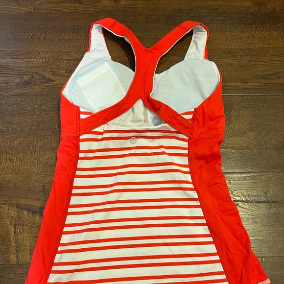 *BUNDLE* of 5 lululemon tops - Picture 11 of 11